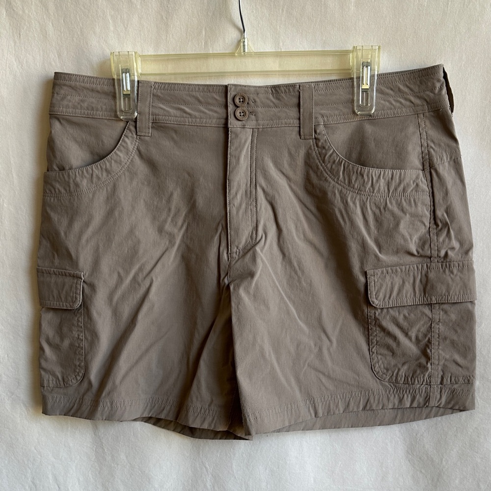 Eddie Bauer beige Summer Trail Shorts, size 14